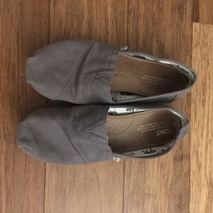 Toms classic shoes in gray